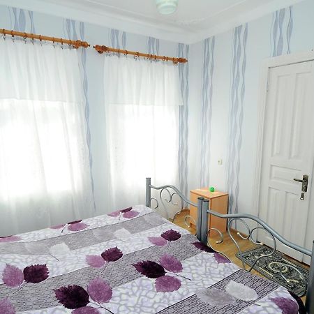 Guest House Darejani Kutaisi Bagian luar foto