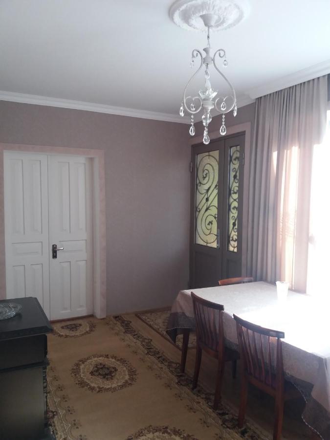 Guest House Darejani Kutaisi Bagian luar foto