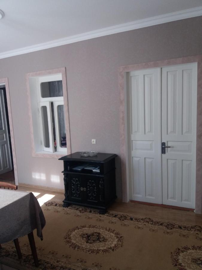 Guest House Darejani Kutaisi Bagian luar foto