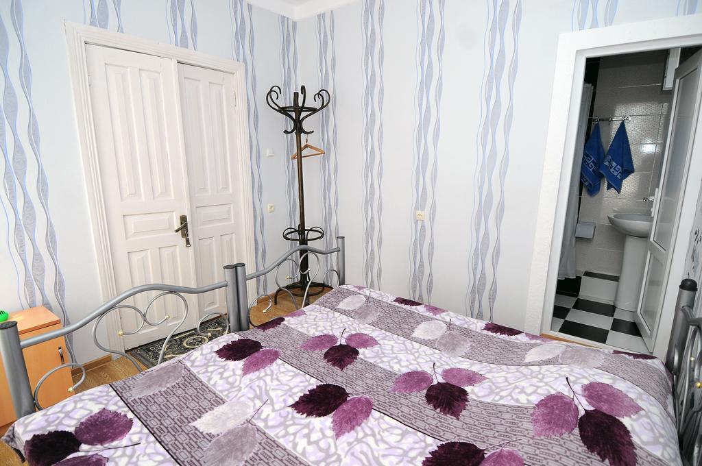 Guest House Darejani Kutaisi Bagian luar foto